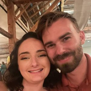 Meet your Posher, Claudia